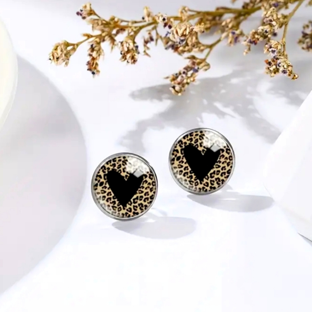 NWT Petite Round Black Leopard Dome Earrings